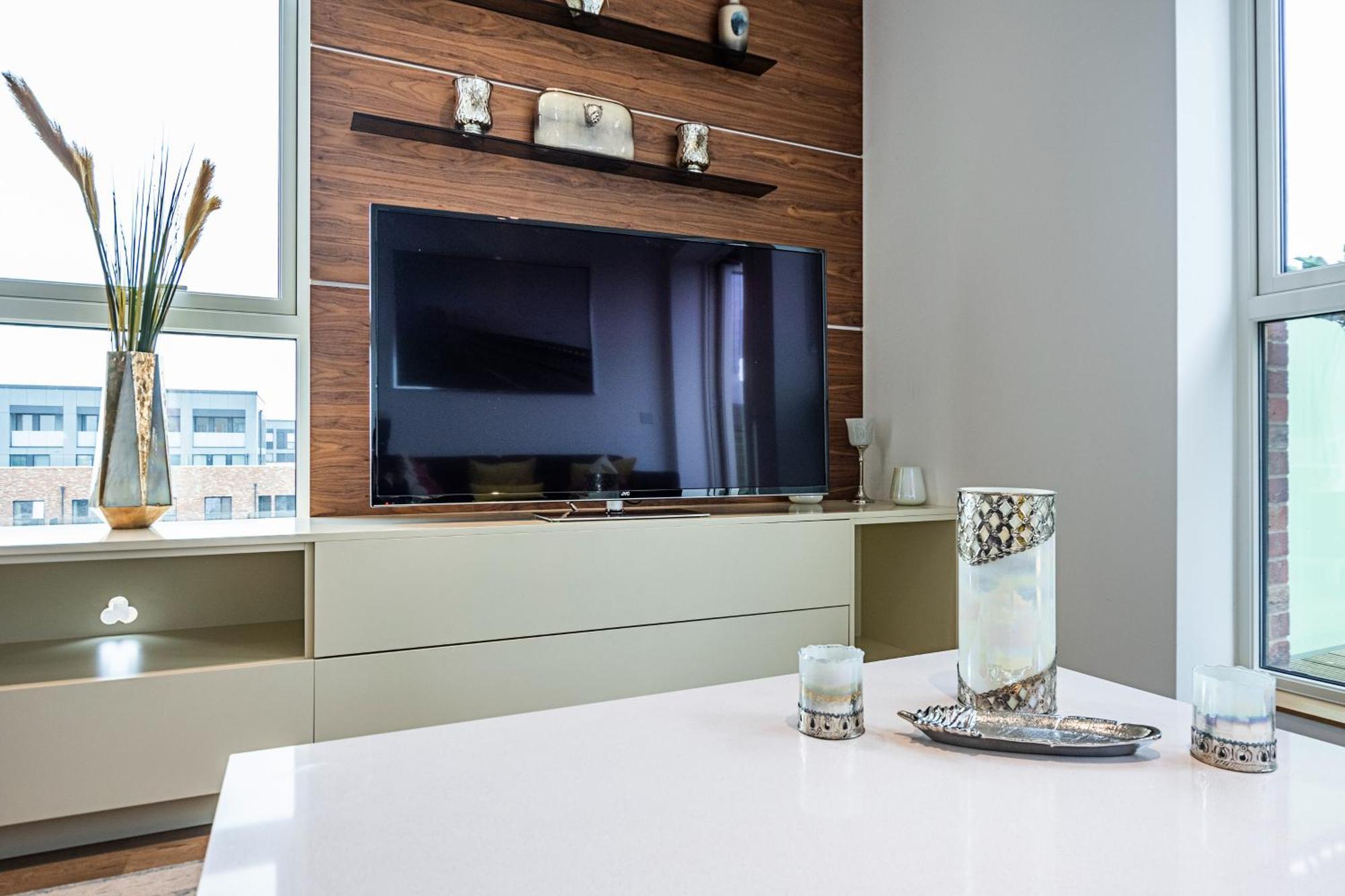 Ferienwohnung Chiswick Park 3 Bed 3 Bath West London - Parking Exterior foto