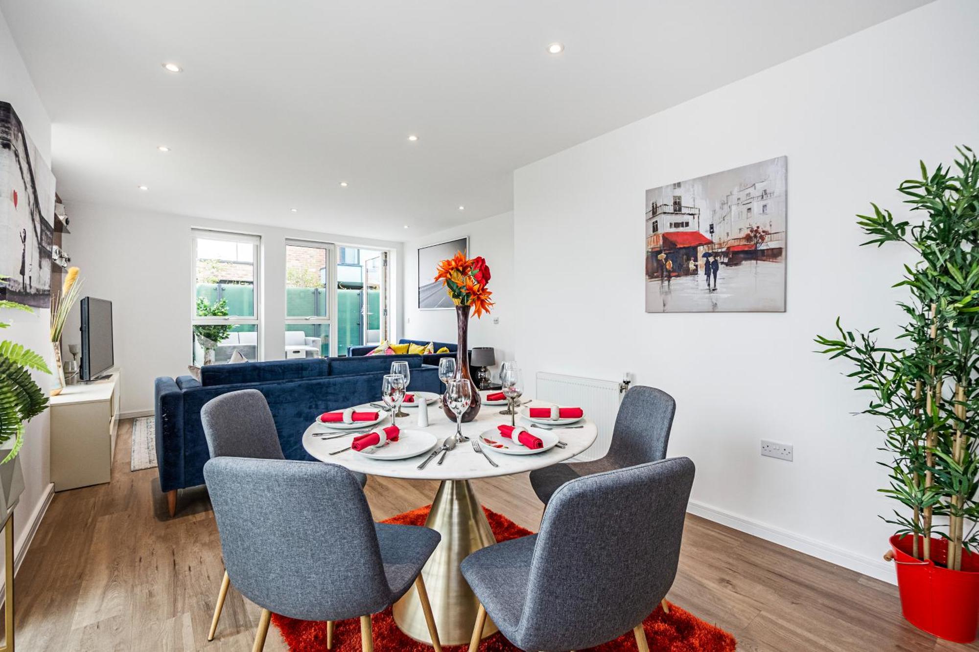 Ferienwohnung Chiswick Park 3 Bed 3 Bath West London - Parking Exterior foto